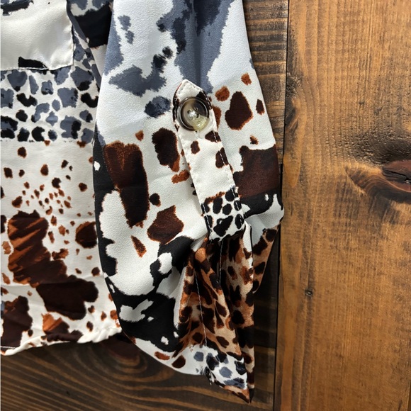Leopard Print Button-Up Blouse - Picture 3 of 5